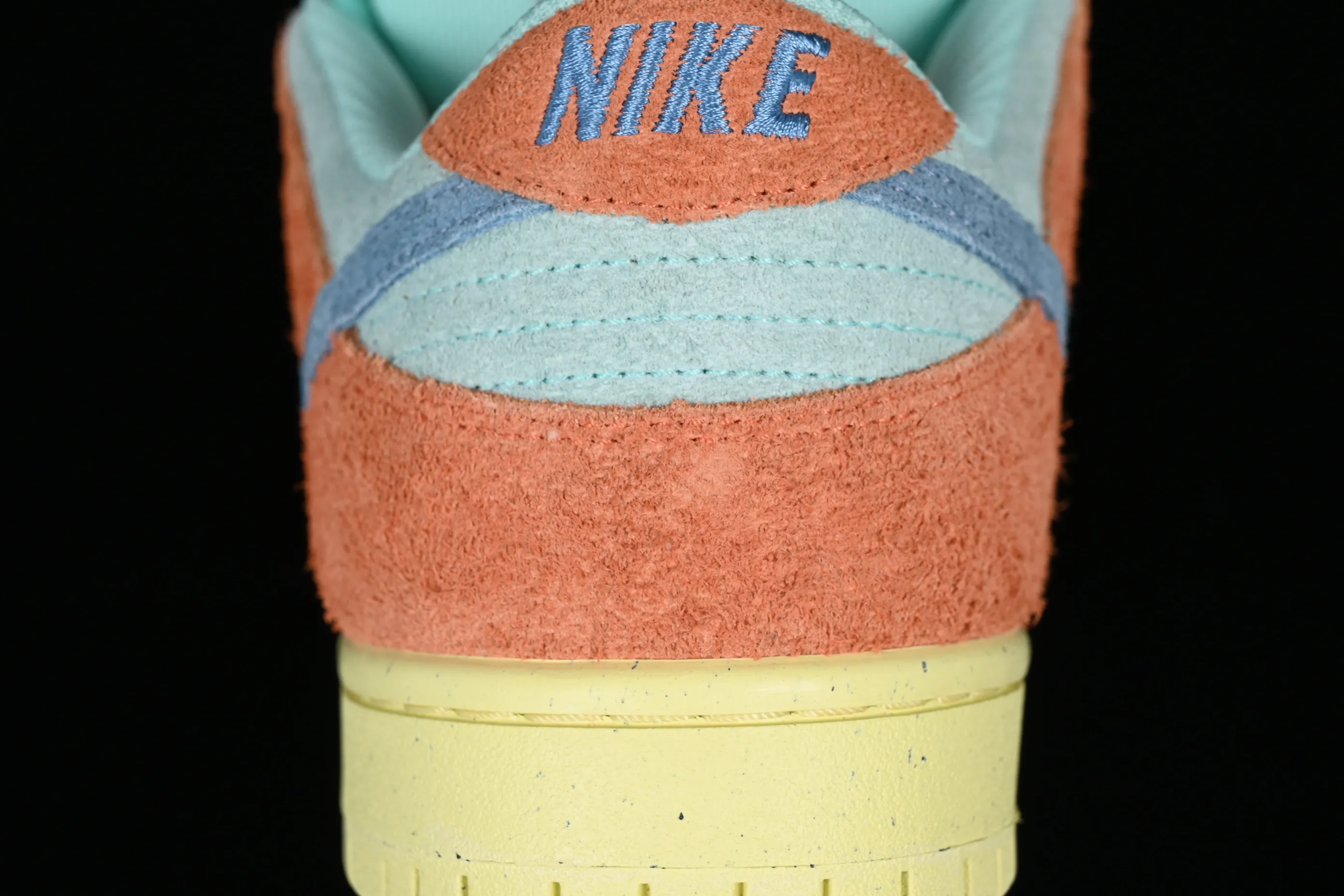 All Categories Nk SB Dunk Series Nk SB Dunk Low Low-top Sneakers Nk SB Dunk "Noise Aqua" Tropical Fruit Pie Dunk Series Retro Low-top Casual Skateboard Shoes DV5429-800